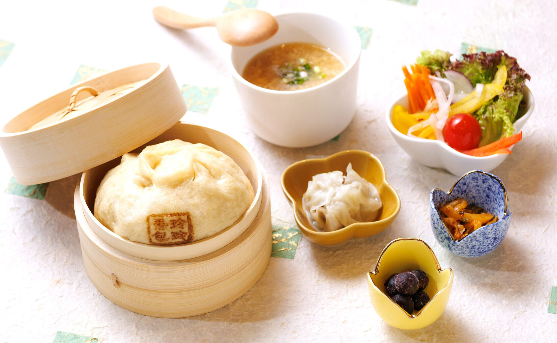 【ヨロッカ春日井店限定】特製肉まんランチ