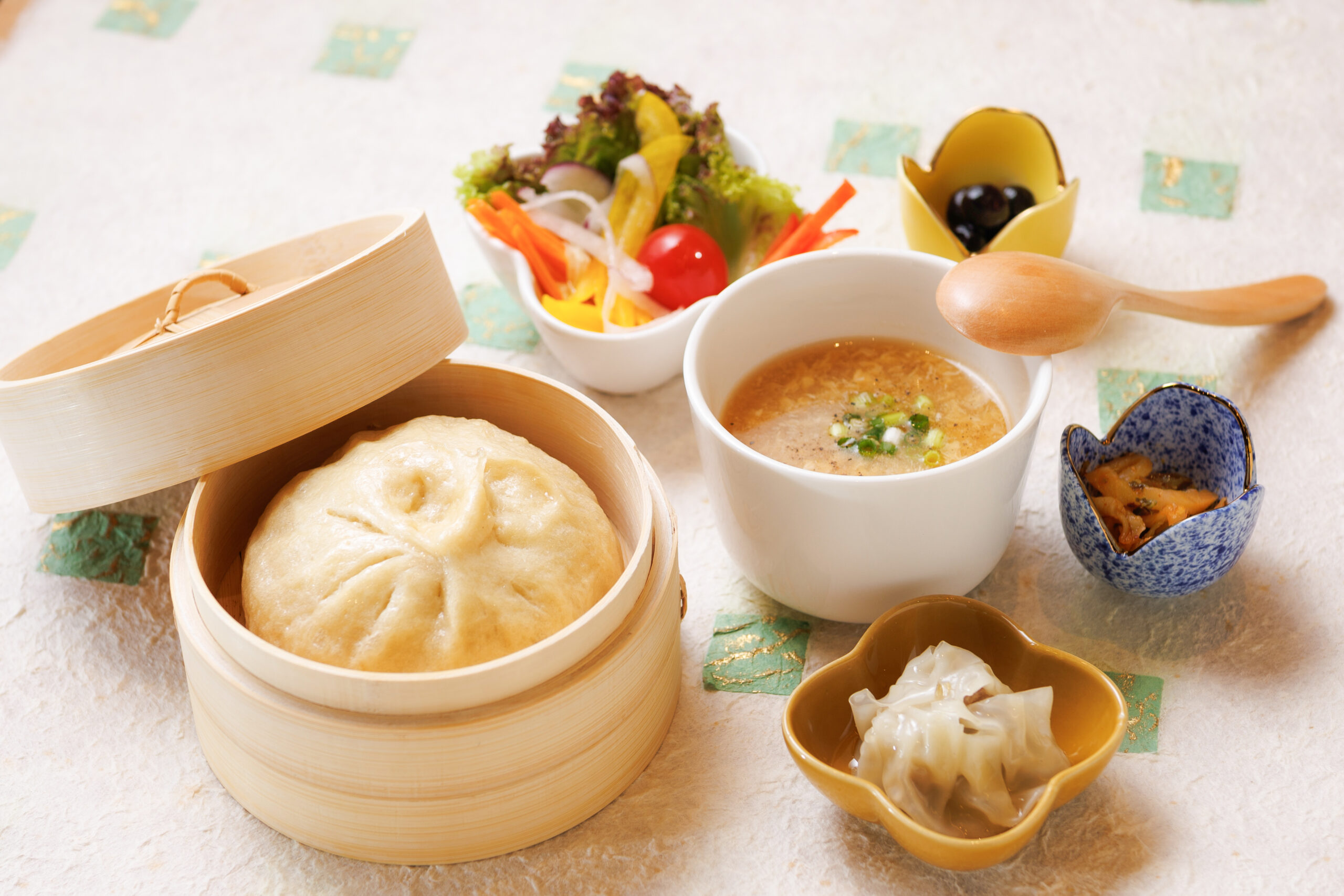 【ヨロッカ春日井店限定】肉まんランチ